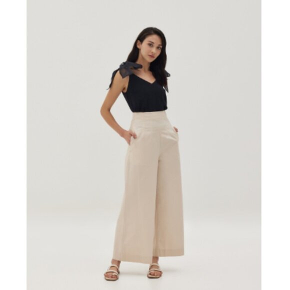 Love Bonito Winterie Tie Shoulder Contrast Top - Picture 1 of 5